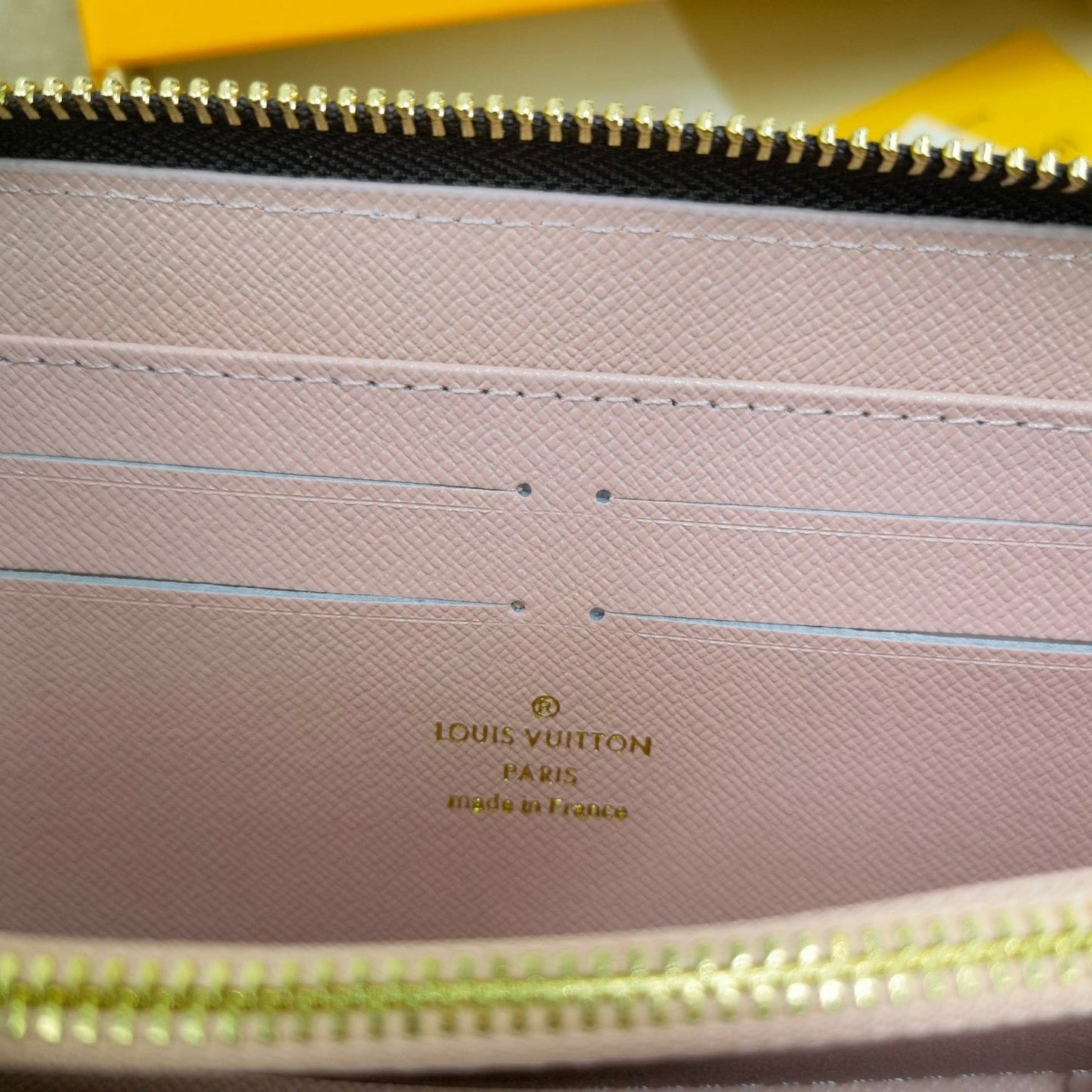 HypedEffects Louis Vuitton Leather Zipper Wallet