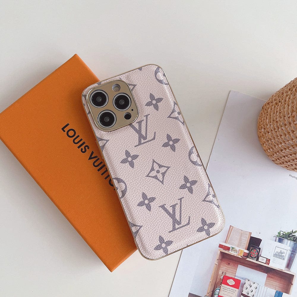 Tunde Store Iconic Louis Vuitton iPhone Cases - Timeless Luxury for iPhone 11, 12, 13, and 14 Pro Max