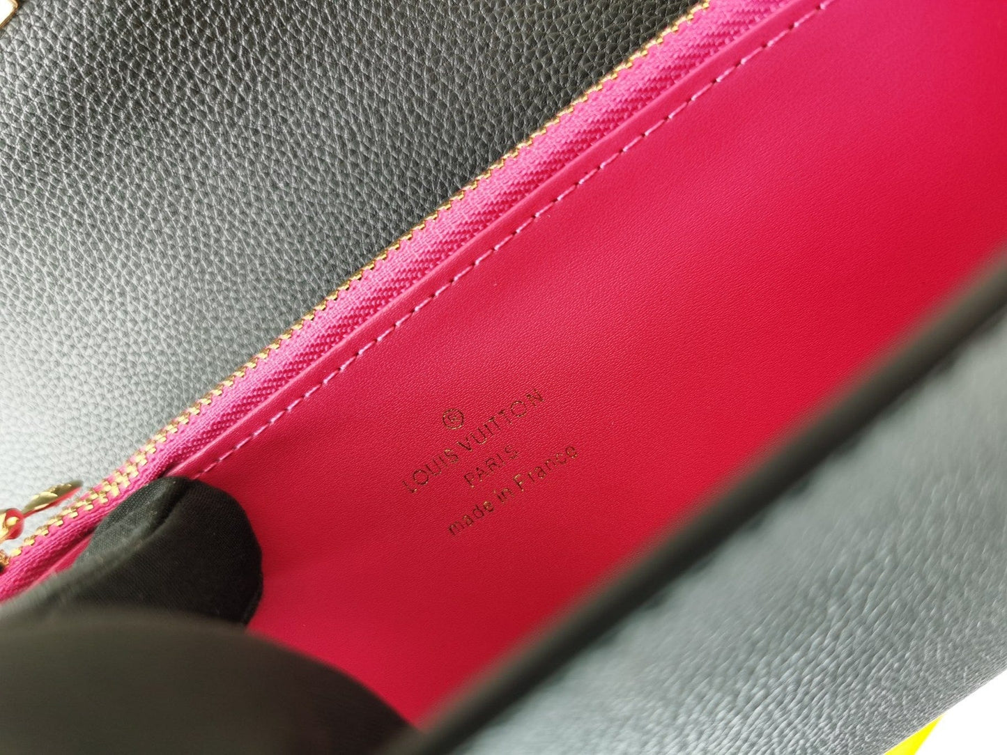 Tunde Store Leather Louis Vuitton Magnolia Wallet