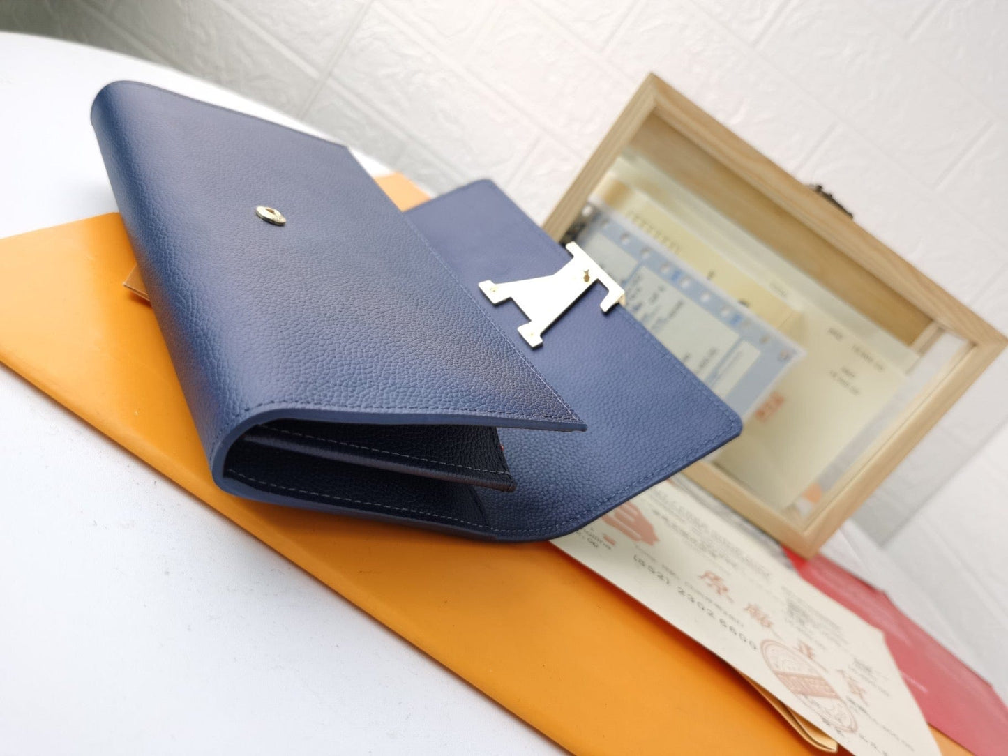 Tunde Store Leather Louis Vuitton Magnolia Wallet