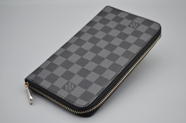 Tunde Store Leather Louis Vuitton Wallet