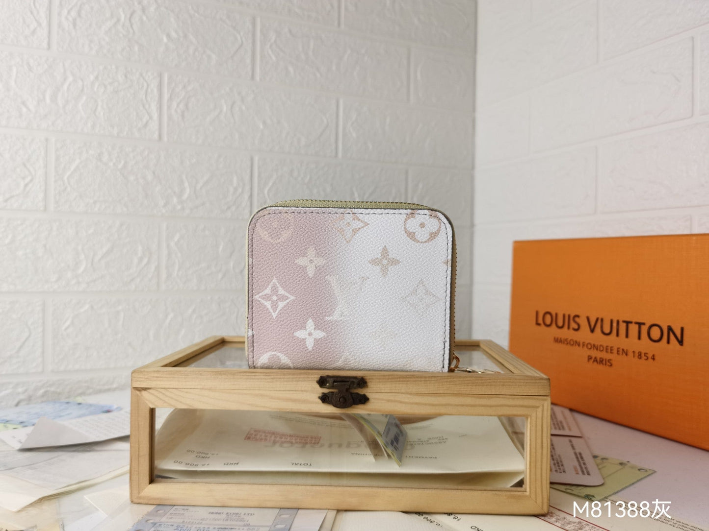 Tunde Store Louis Vuitton Leather Wallet With Zipper