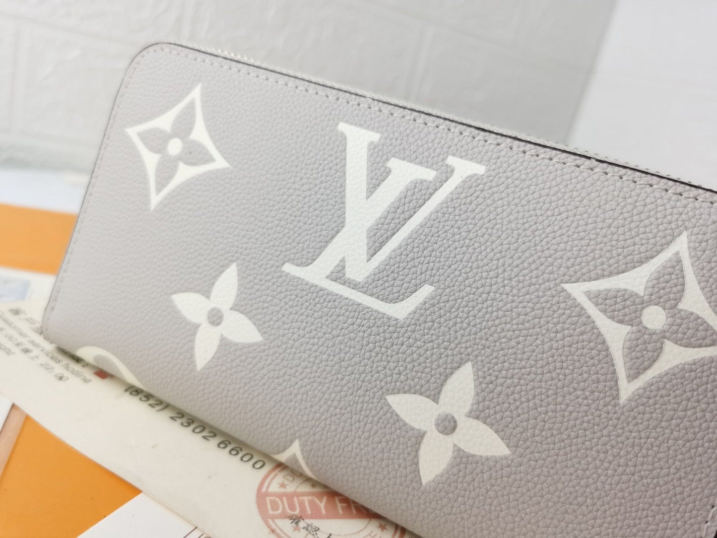 Tunde Store Louis Vuitton Leather Zipper Wallet