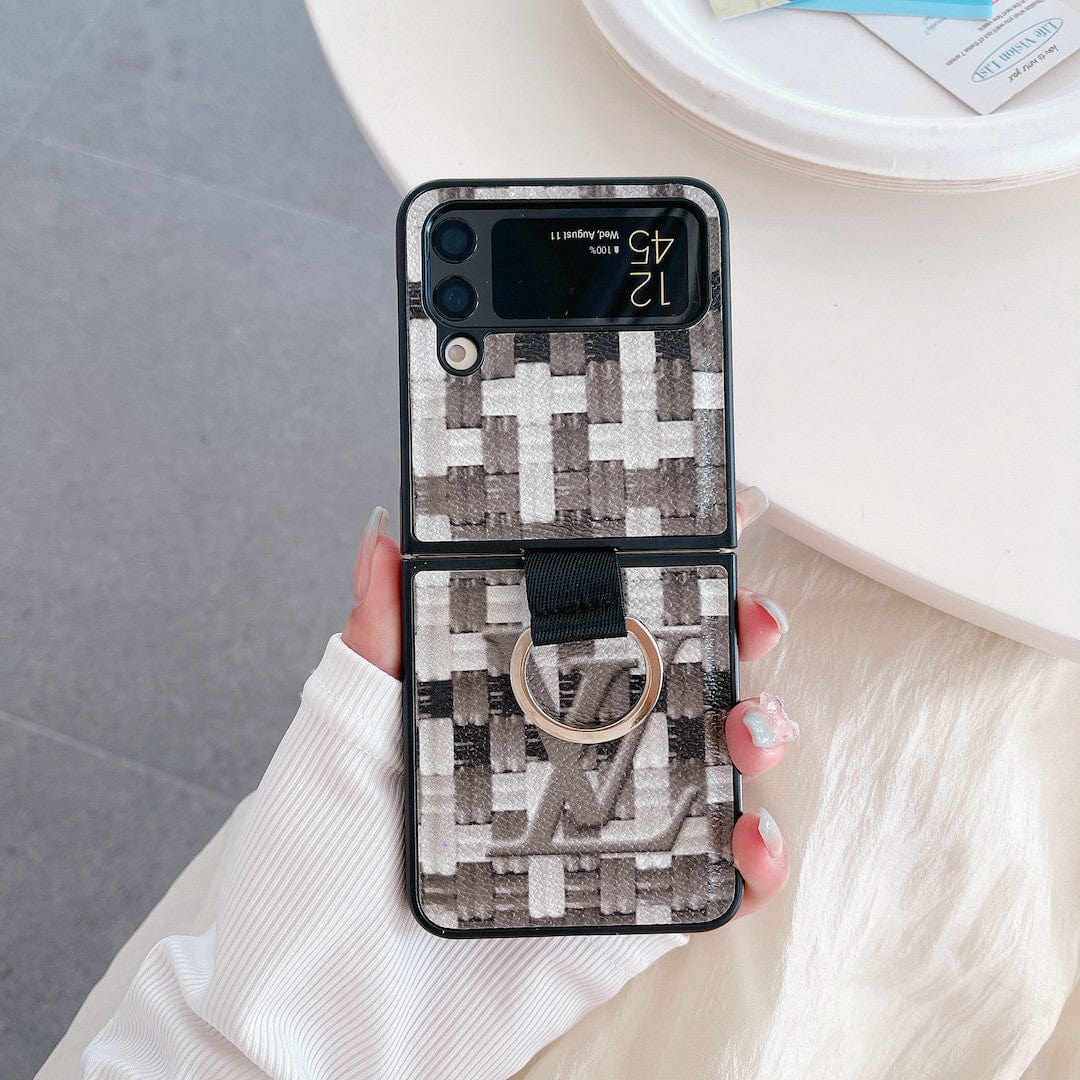 Tunde Store Louis Vuitton Z Flip Phone Cases with Ring Holder | Striking Luxurious Craftsmanship