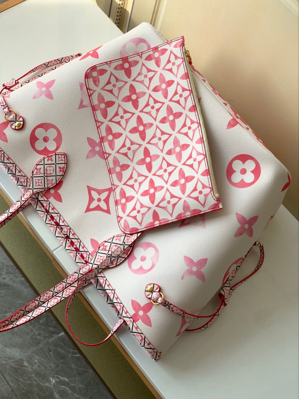 Tunde Store Pink Louis Vuitton Leather Handbag