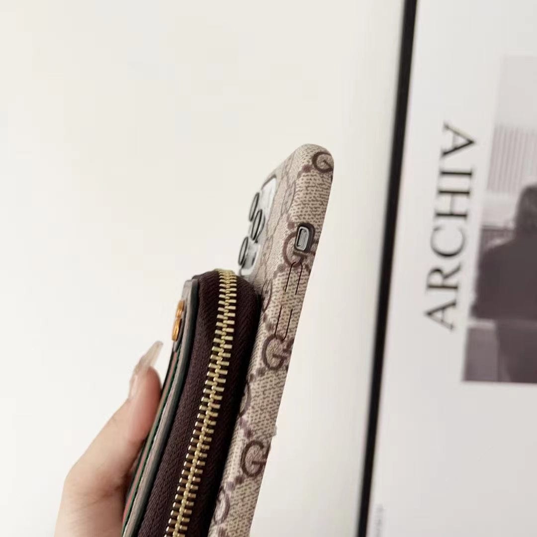 Tunde Store Your Everyday Carry with the Gucci Ophidia iPhone 16 Wallet Case