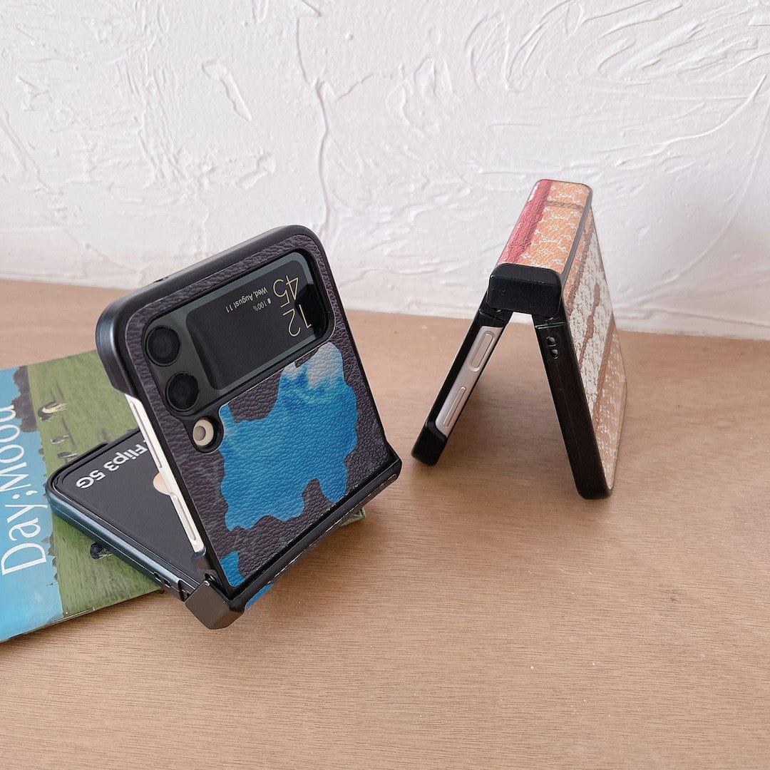 CherifCrochet Louis Vuitton Z Flip Phone Cases with Strap Holder | Striking Luxurious Craftsmanship