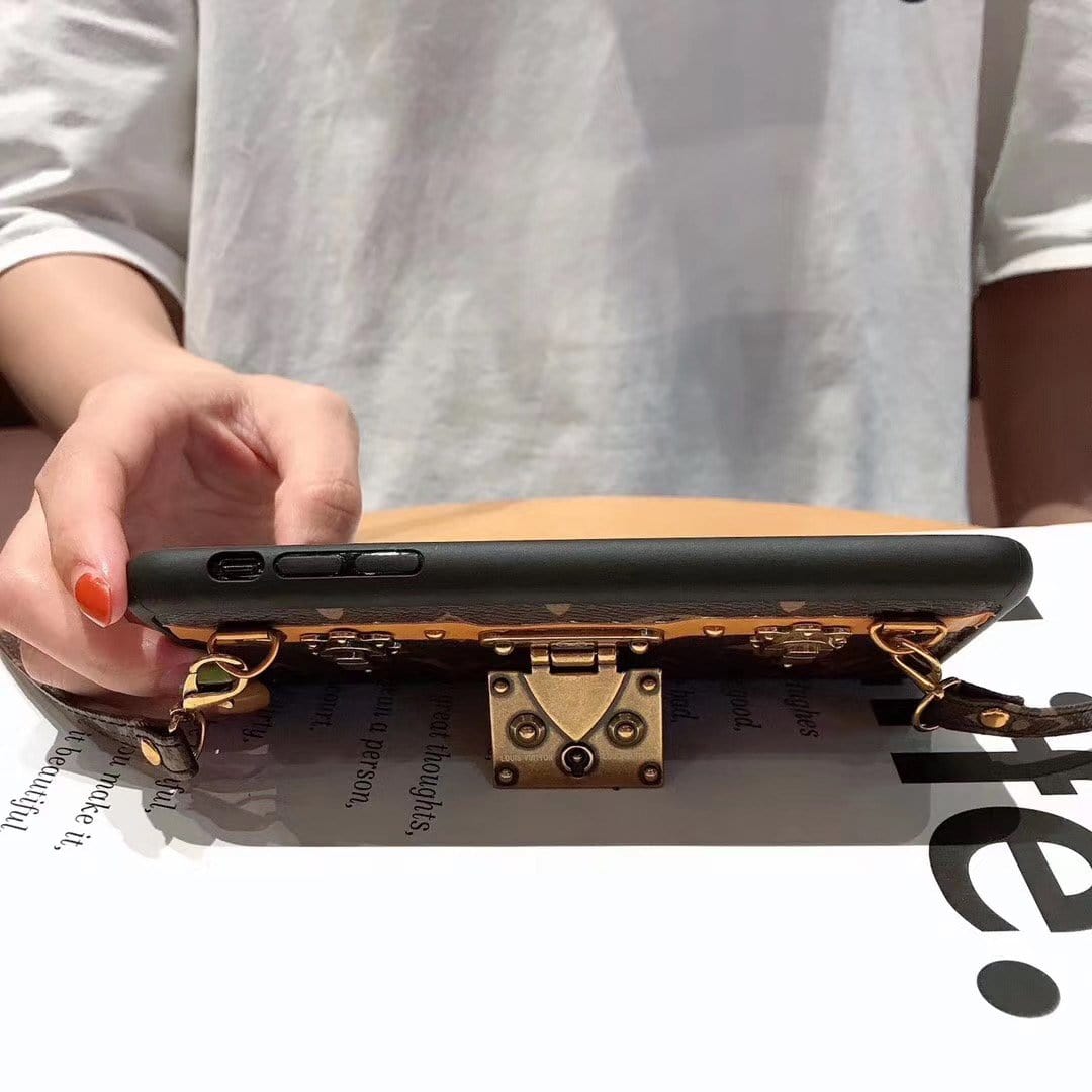 HypedEffects Leather Louis Vuitton iphone Case with straps