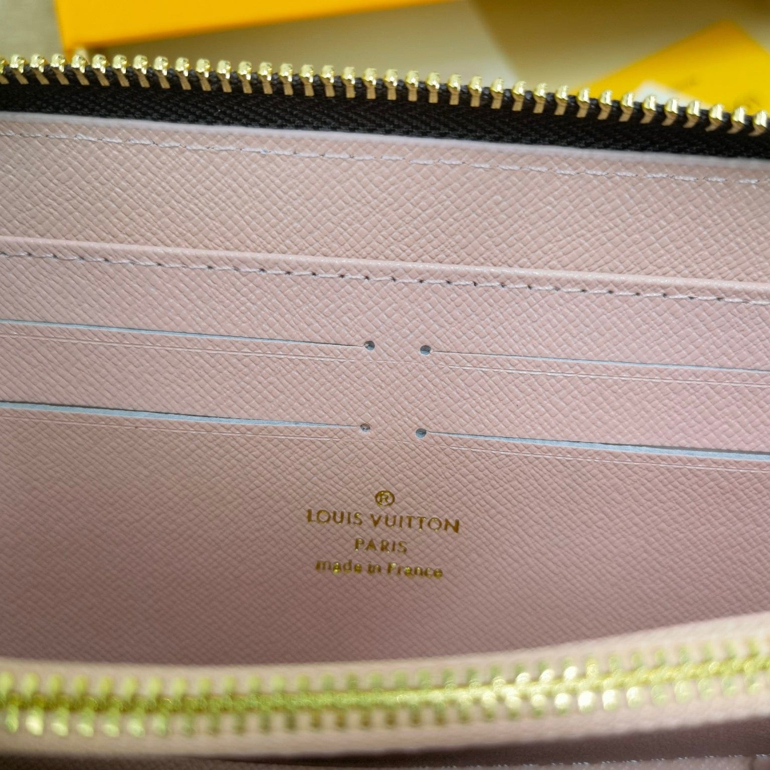 HypedEffects Louis Vuitton Leather Zipper Wallet