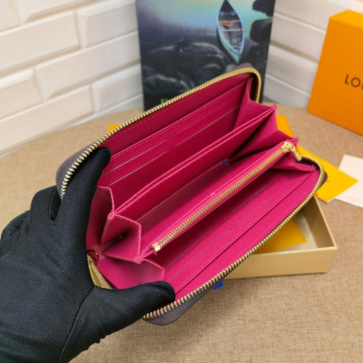 HypedEffects Louis Vuitton Leather Zipper Wallet