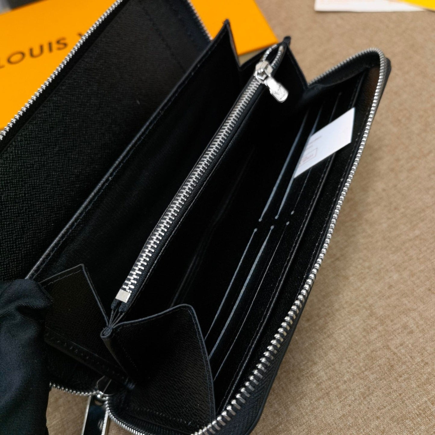 Tunde Store Damier Graphite Louis Vuitton Wallet