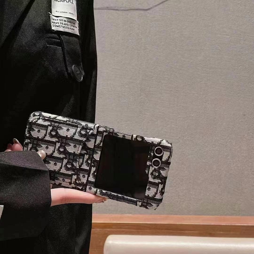 Tunde Store Dior-Inspired Samsung Z Flip Case – Available for Z Flip 3, 4, 5, and 6