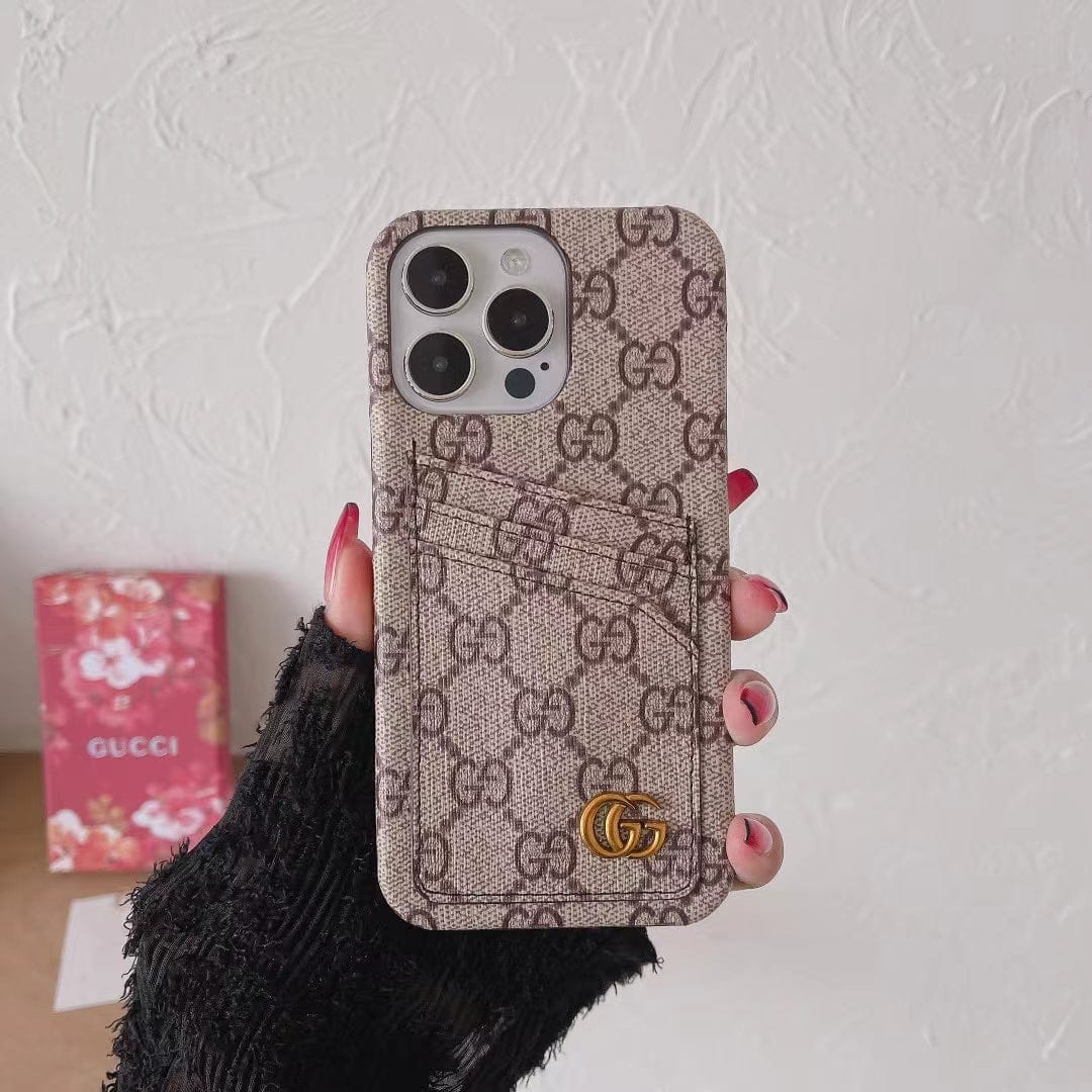 Tunde Store Embrace Italian Glamour: Introducing the Gucci iPhone 15 Pouch Case