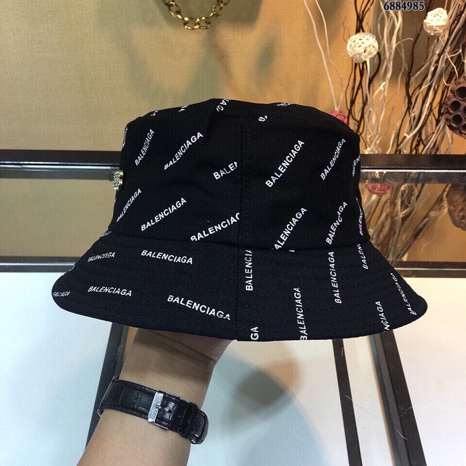 Tunde Store Fashioned BB Black Bucket Hat | BB Pattern