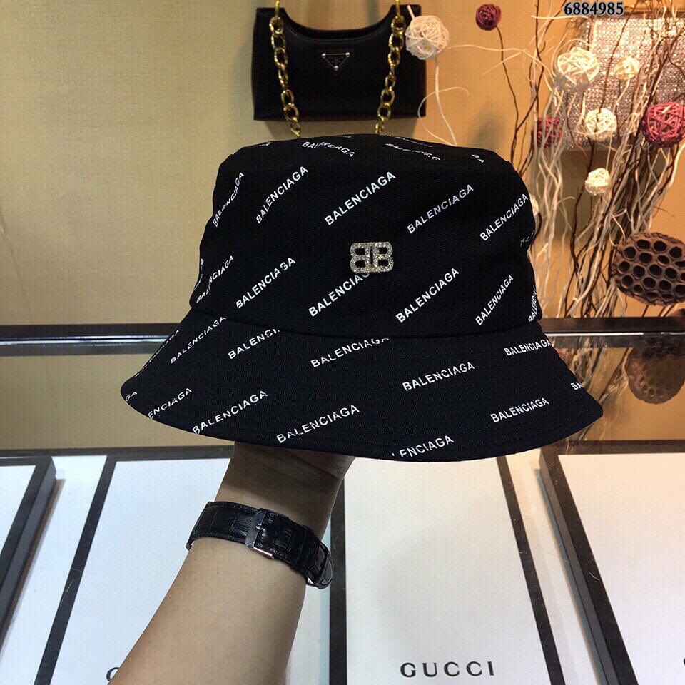 Tunde Store Fashioned BB Black Bucket Hat | BB Pattern
