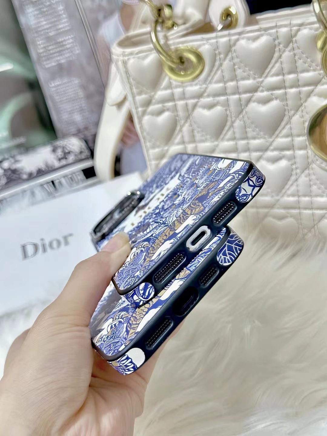 Tunde Store Floral Blue iPhone 15 Pro Max Cover