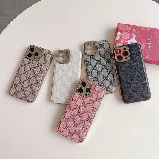 Tunde Store Gucci Interlocking G Timeless iPhone 15 Case