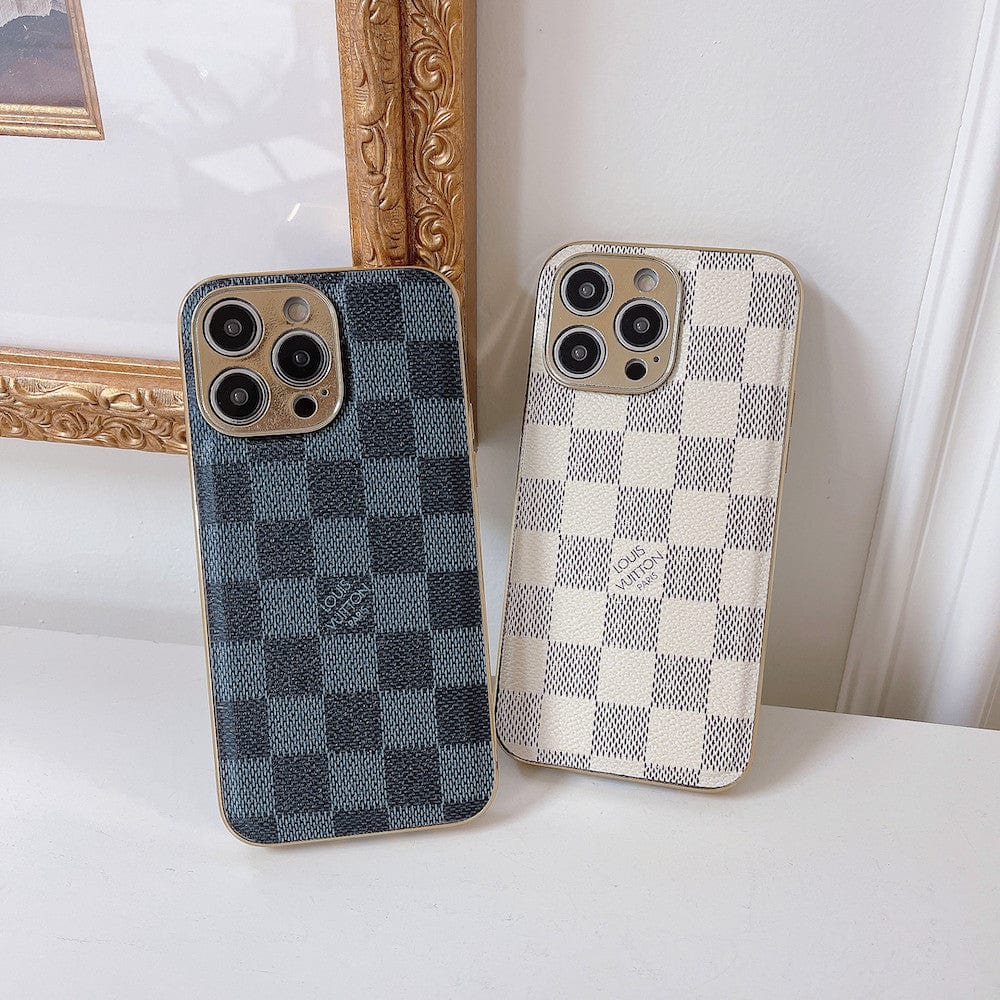Tunde Store Iconic Louis Vuitton iPhone Cases - Timeless Luxury for iPhone 11, 12, 13, and 14 Pro Max