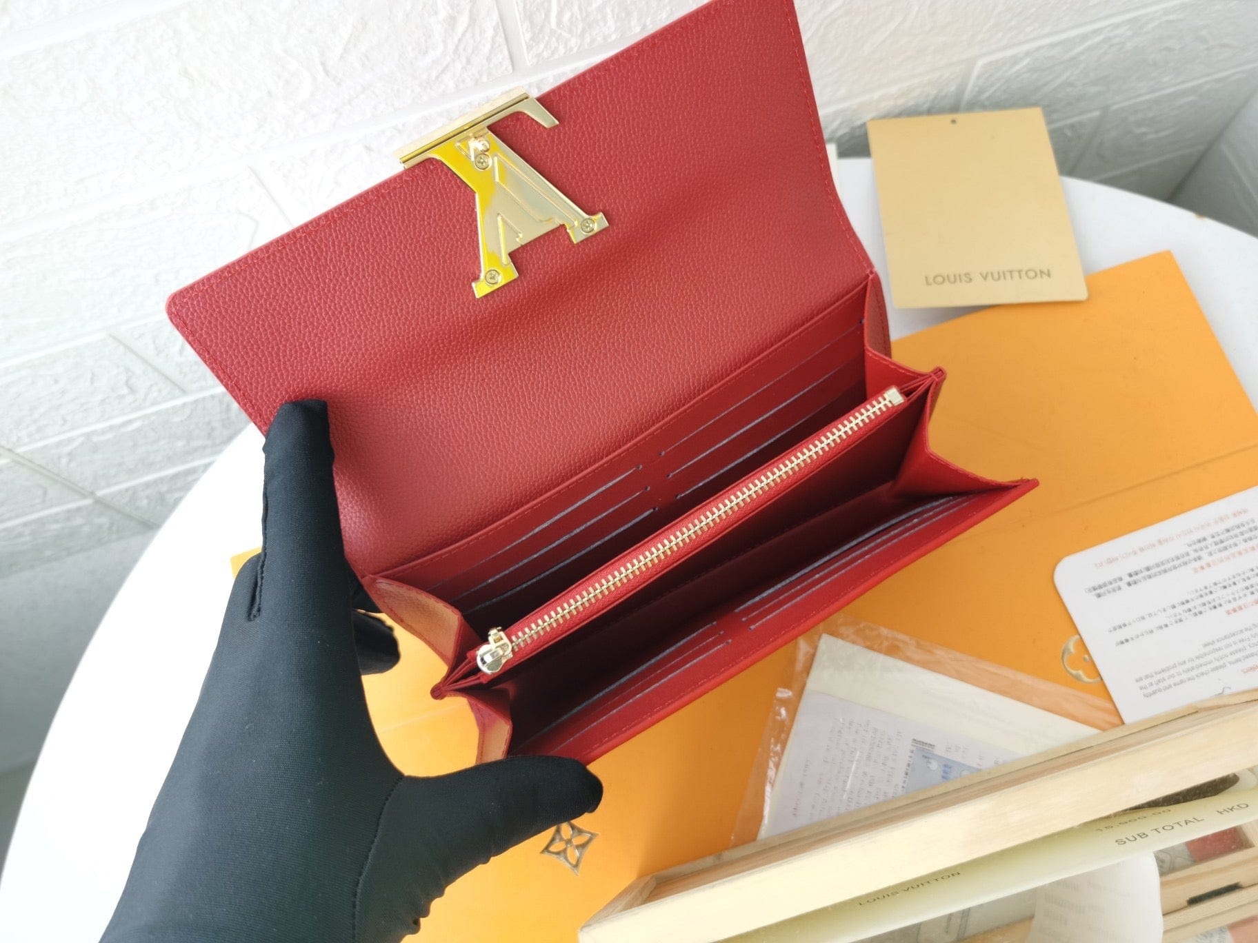 Tunde Store Leather Louis Vuitton Magnolia Wallet