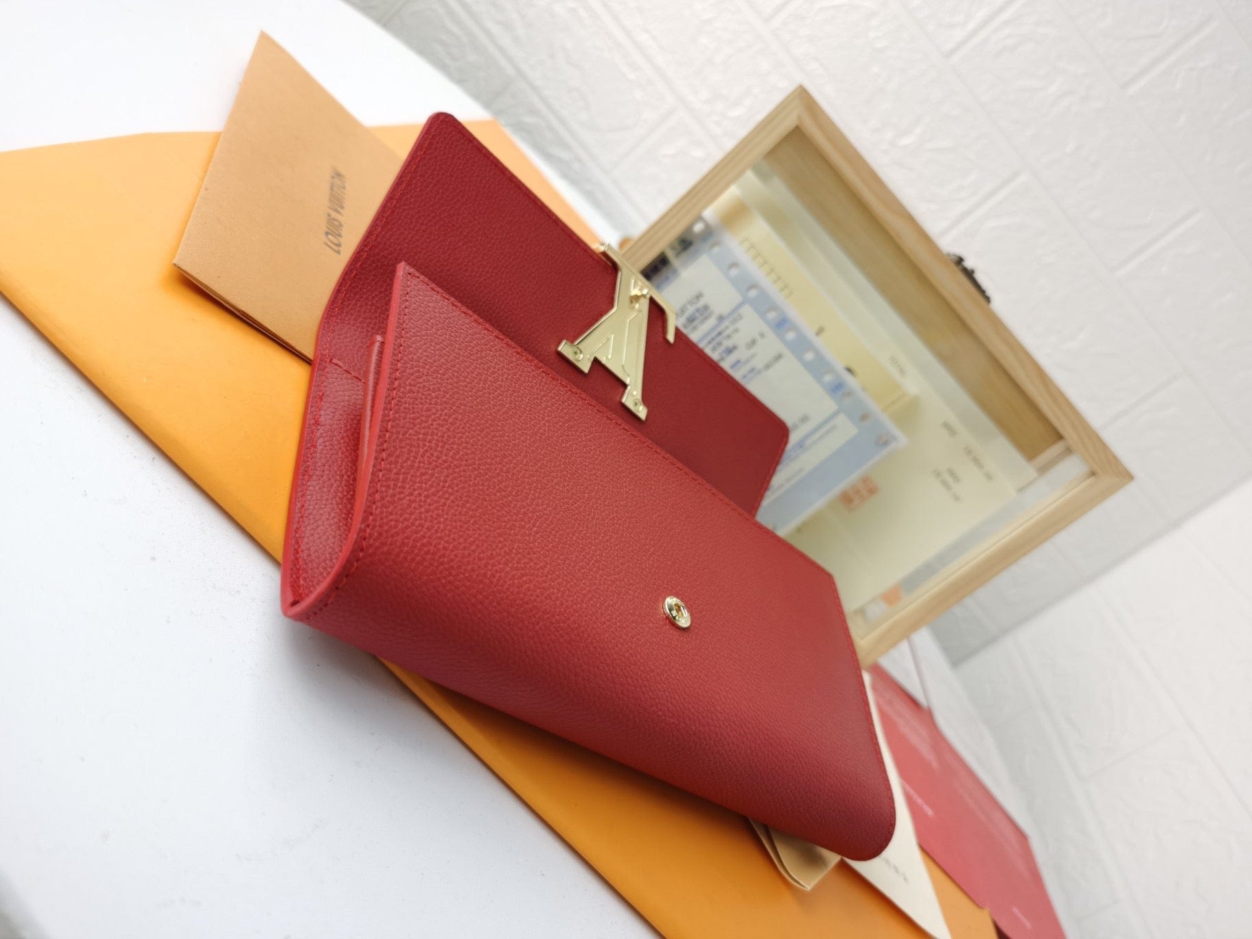 Tunde Store Leather Louis Vuitton Magnolia Wallet