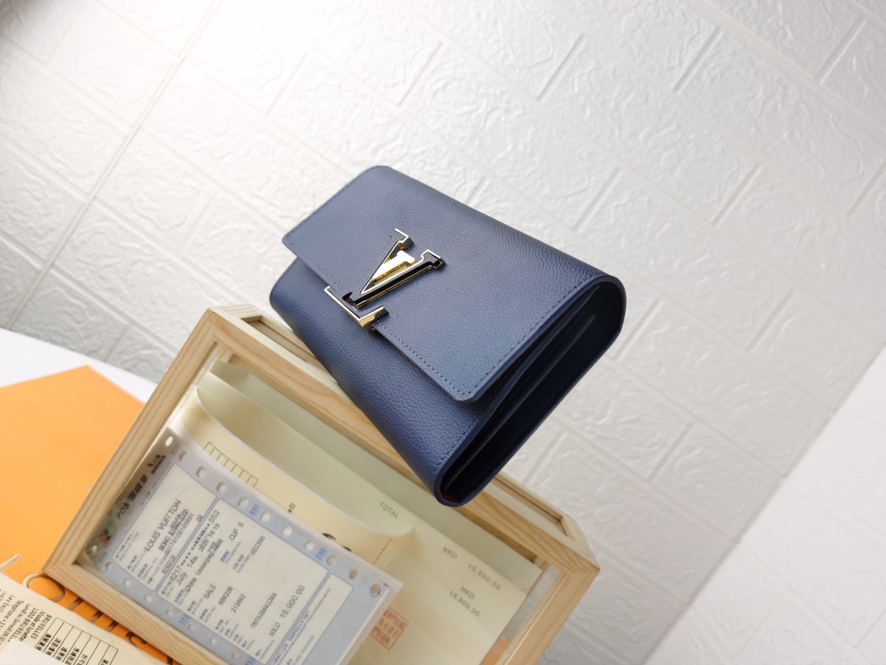 Tunde Store Leather Louis Vuitton Magnolia Wallet