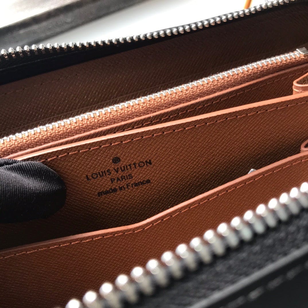 Tunde Store Leather Louis Vuitton Monogram Wallet