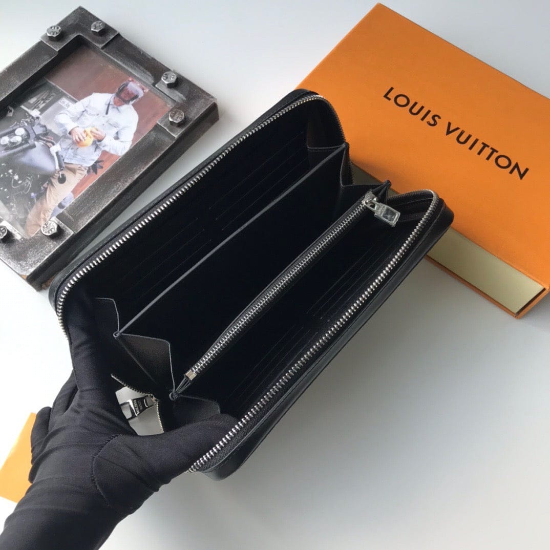 Tunde Store Leather Louis Vuitton Monogram Wallet