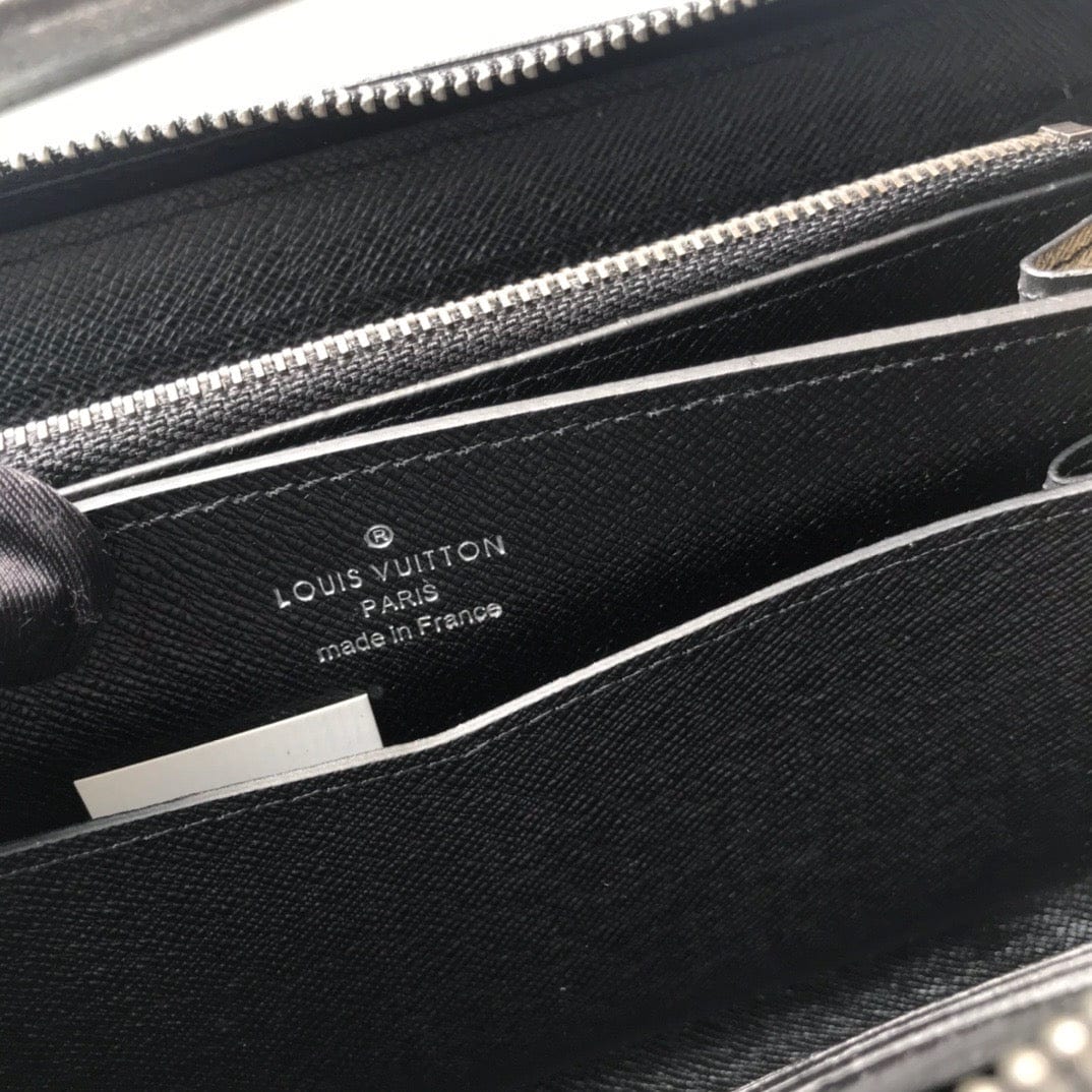 Tunde Store Leather Louis Vuitton Monogram Wallet