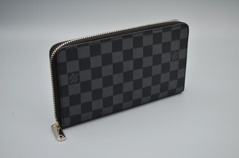 Tunde Store Leather Louis Vuitton Wallet