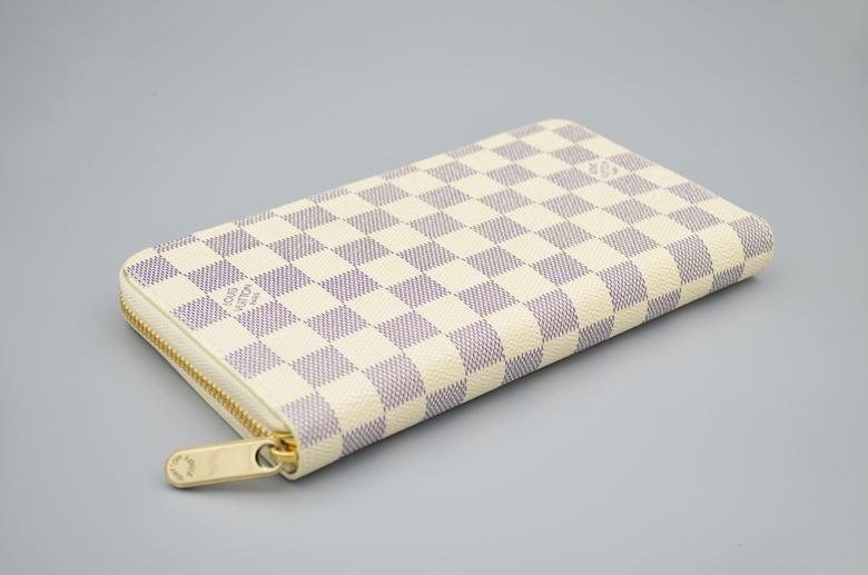 Tunde Store Leather Louis Vuitton Wallet