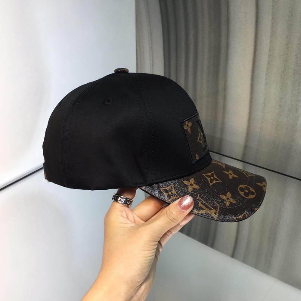 Tunde Store Louis Vuitton Classic Black & Brown Cap - Monogram Signature Design