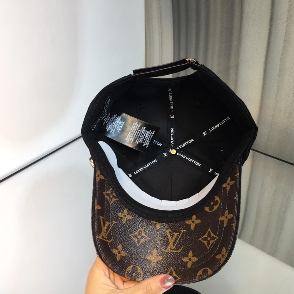 Tunde Store Louis Vuitton Classic Black & Brown Cap - Monogram Signature Design