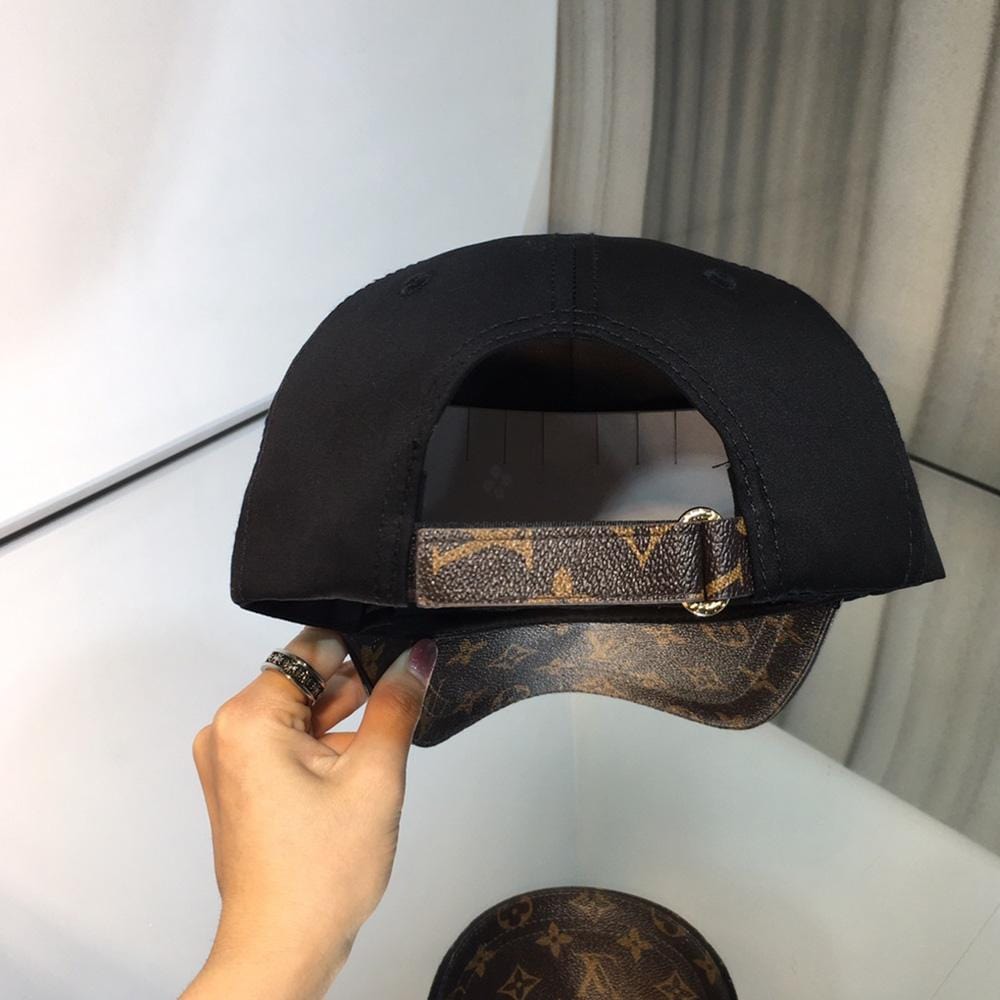 Tunde Store Louis Vuitton Classic Black & Brown Cap - Monogram Signature Design