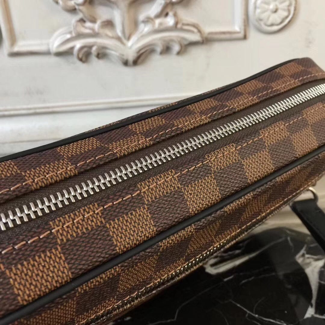 Tunde Store Louis Vuitton Essential Crossbody Bag