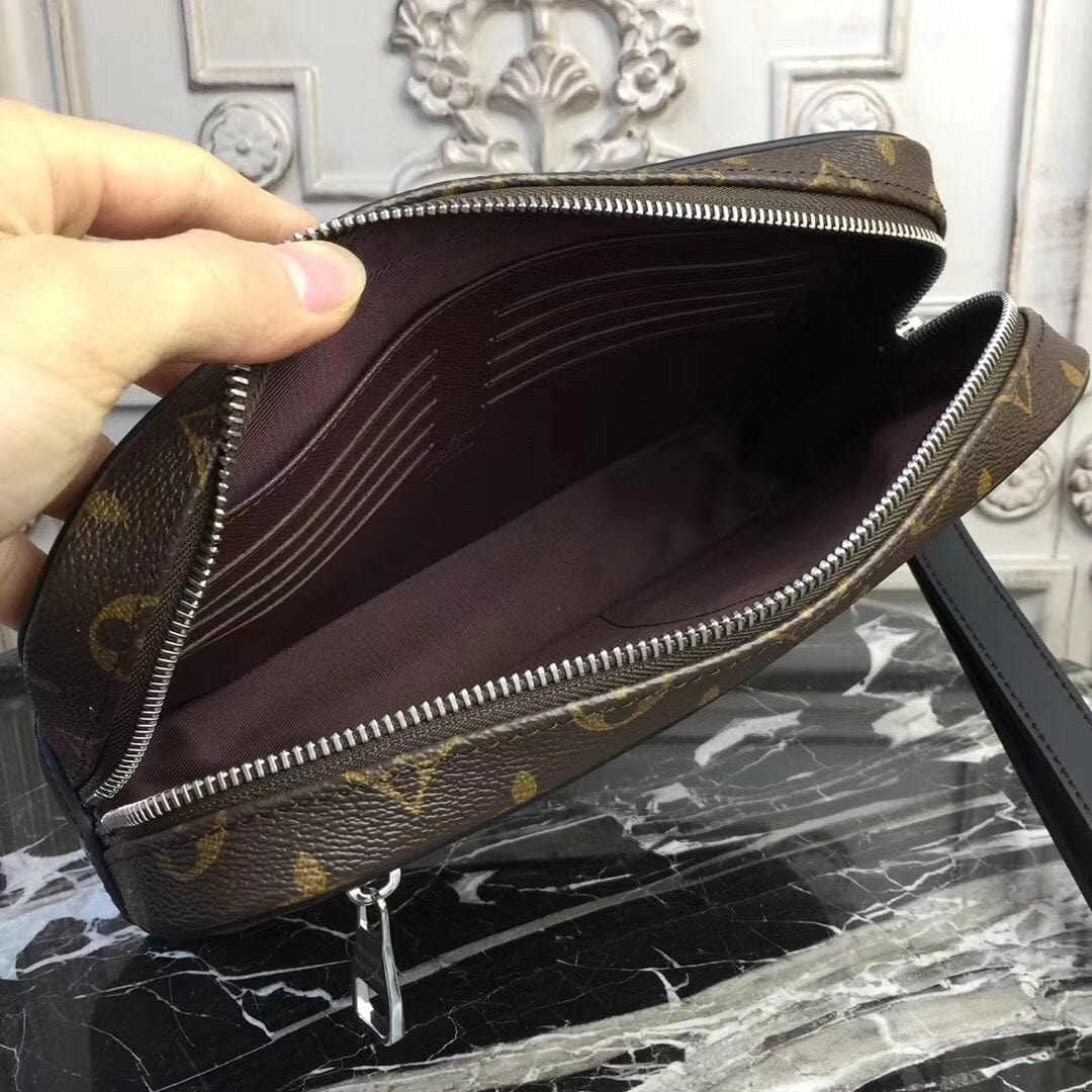Tunde Store Louis Vuitton Essential Crossbody Bag