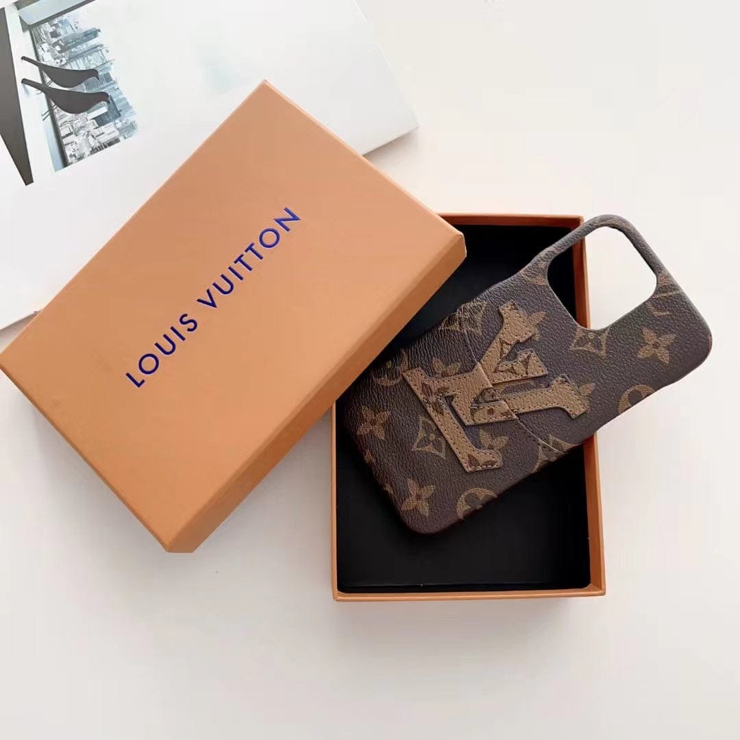 Tunde Store Louis Vuitton iPhone 15 Card Holder Case | Embrace Practical Elegance