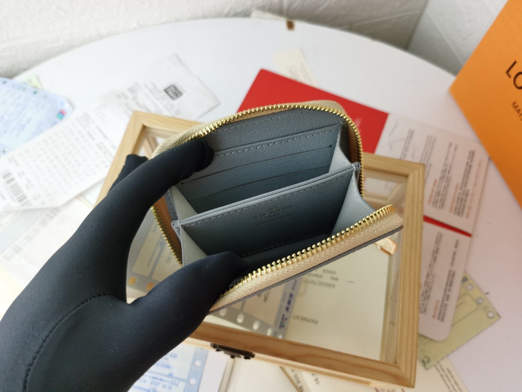 Tunde Store Louis Vuitton Leather Wallet With Zipper