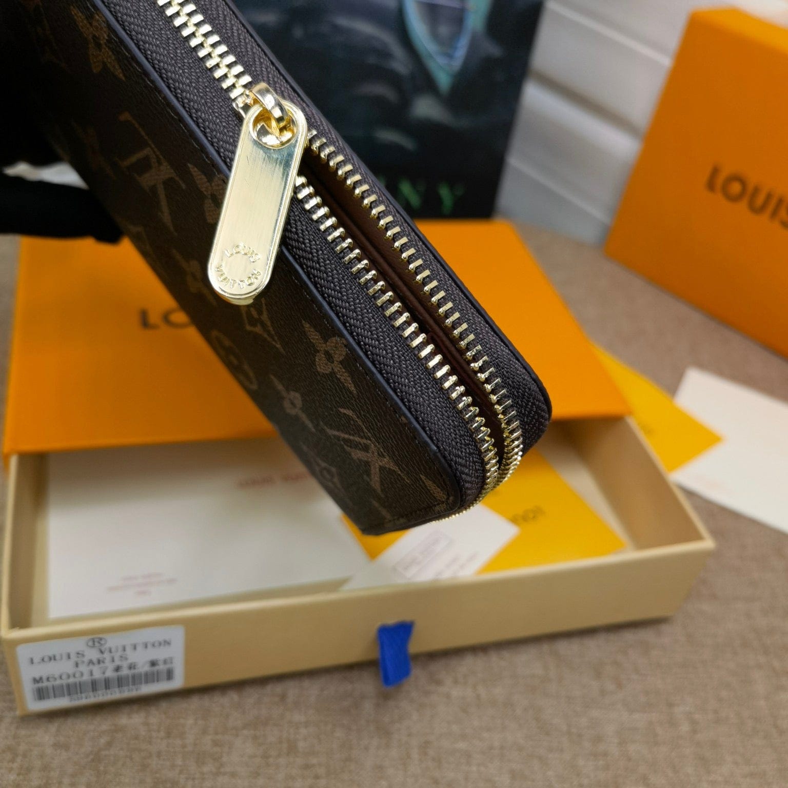 Tunde Store Louis Vuitton Leather Zipper Wallet