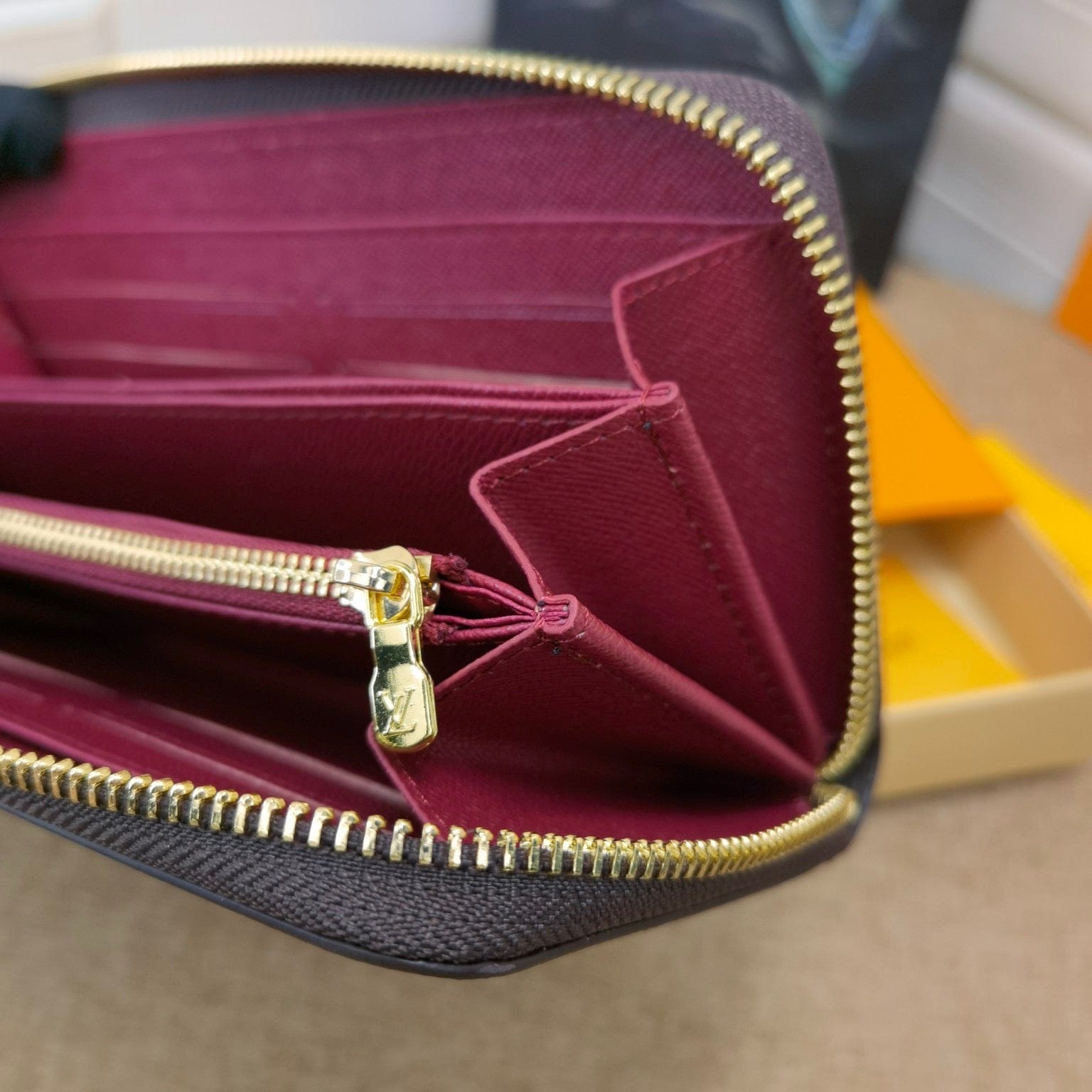 Tunde Store Louis Vuitton Leather Zipper Wallet