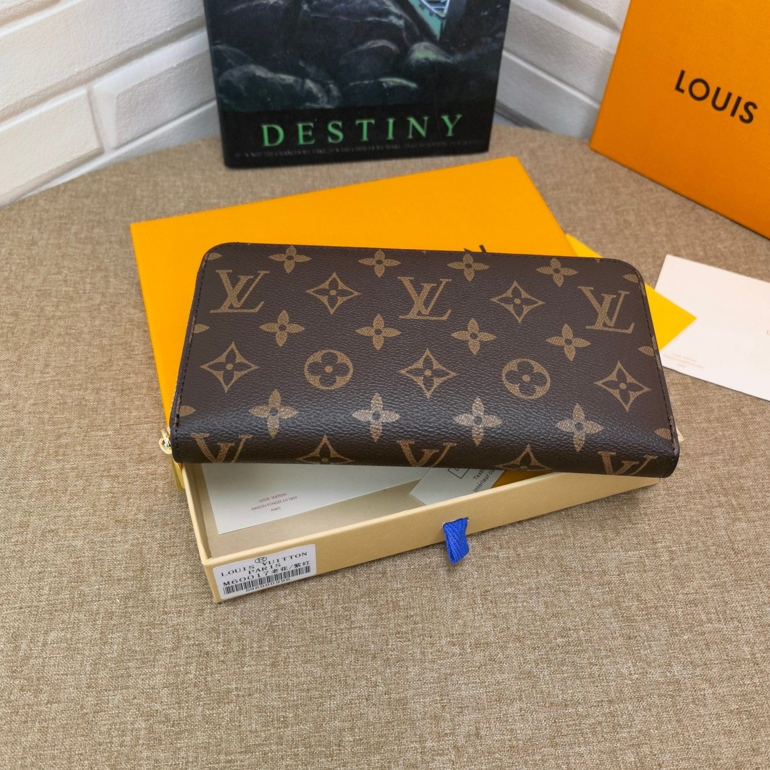 Tunde Store Louis Vuitton Leather Zipper Wallet