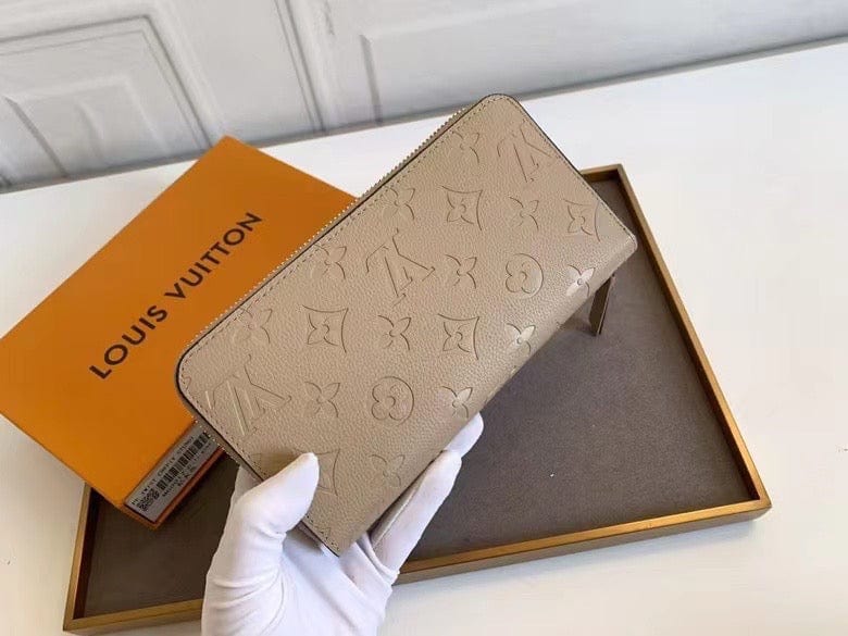 Tunde Store Louis Vuitton Leather Zipper Wallet