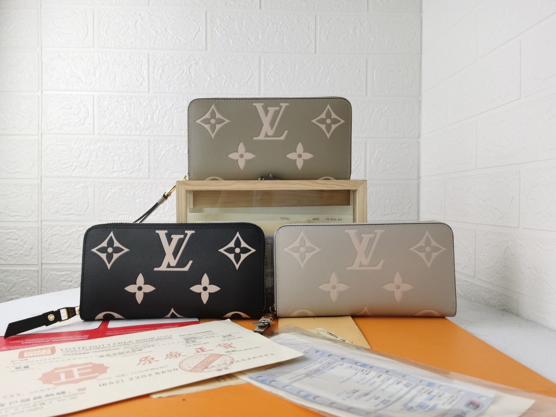 Tunde Store Louis Vuitton Leather Zipper Wallet