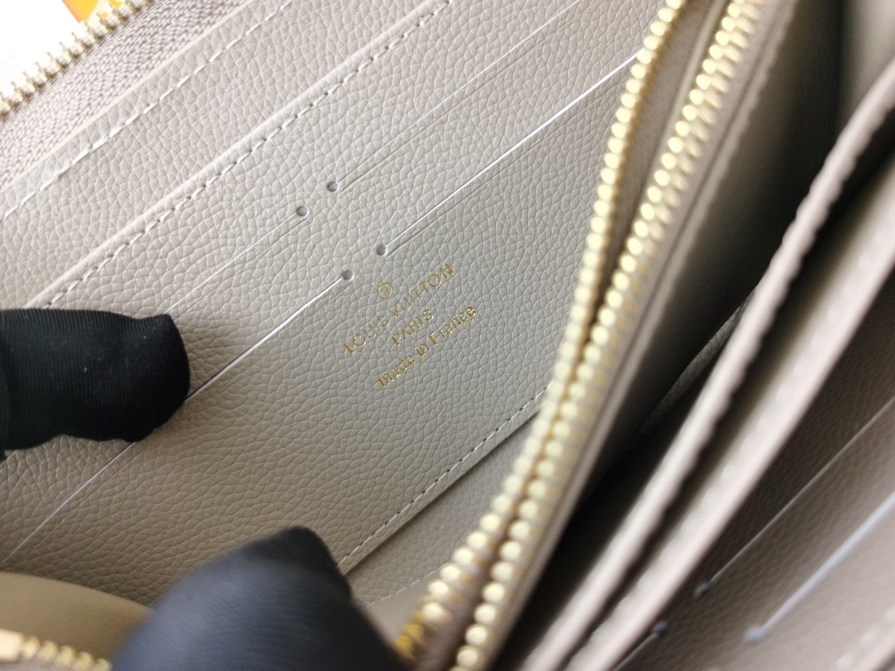 Tunde Store Louis Vuitton Leather Zipper Wallet