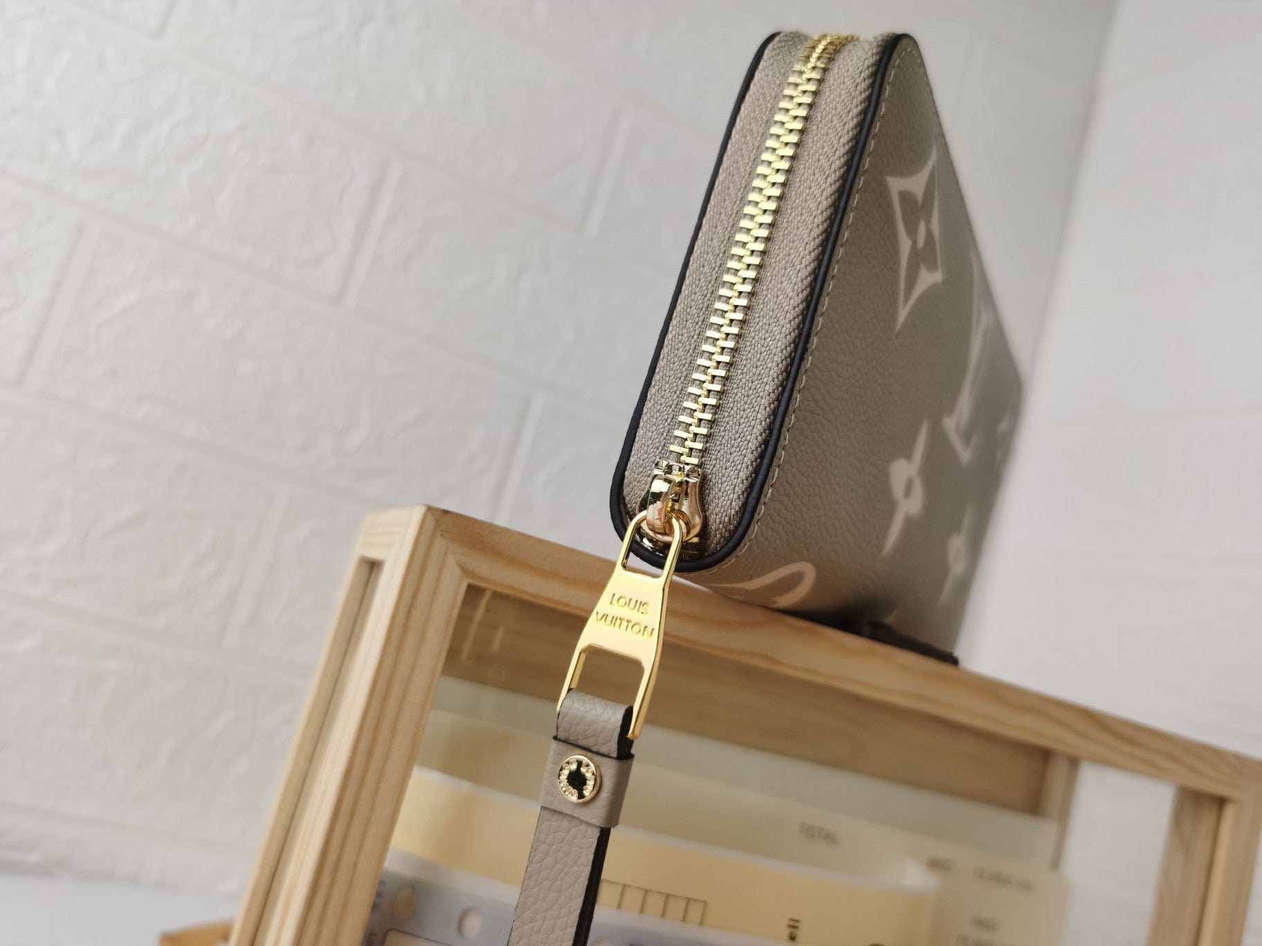 Tunde Store Louis Vuitton Leather Zipper Wallet