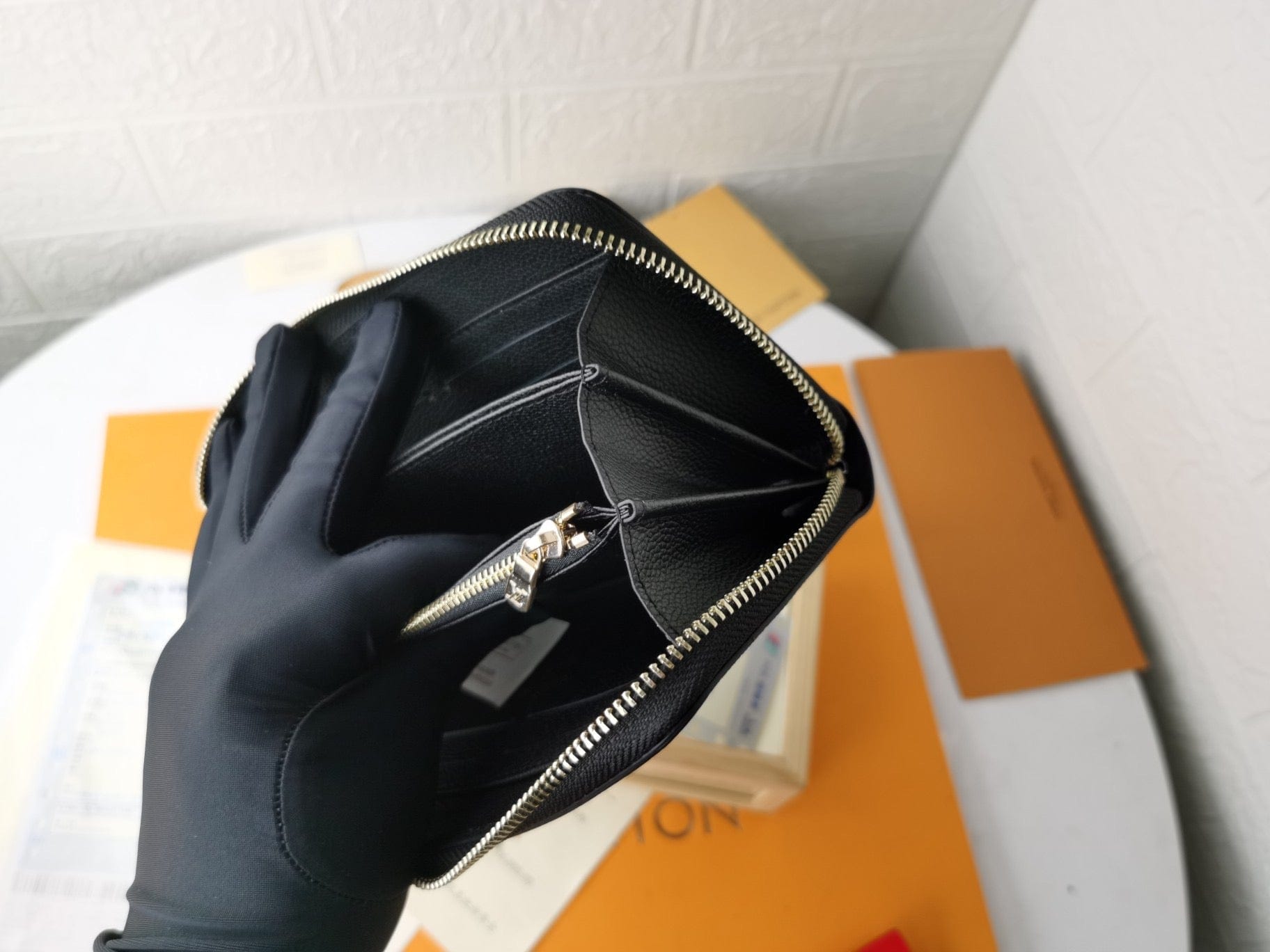Tunde Store Louis Vuitton Leather Zipper Wallet