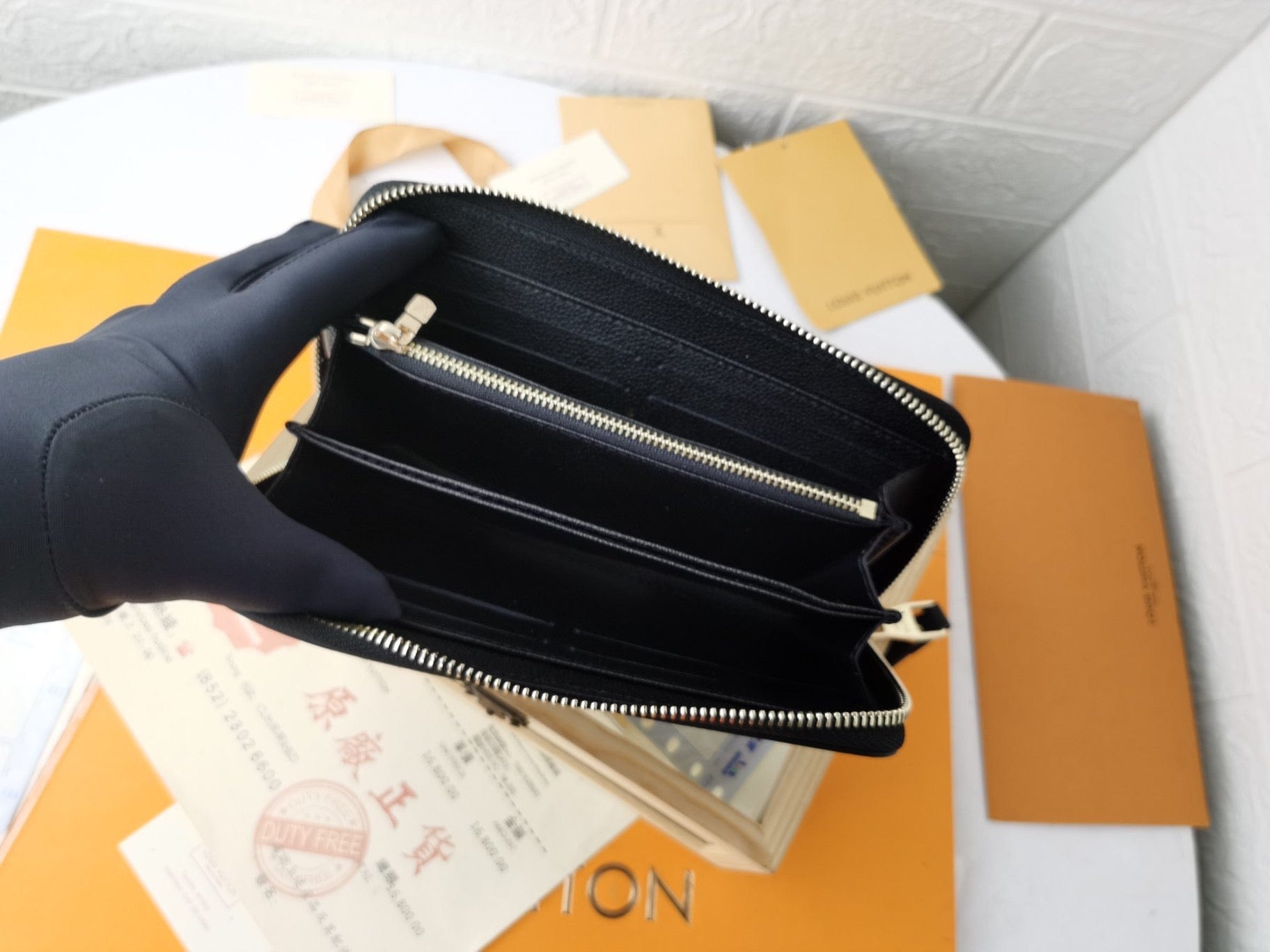Tunde Store Louis Vuitton Leather Zipper Wallet