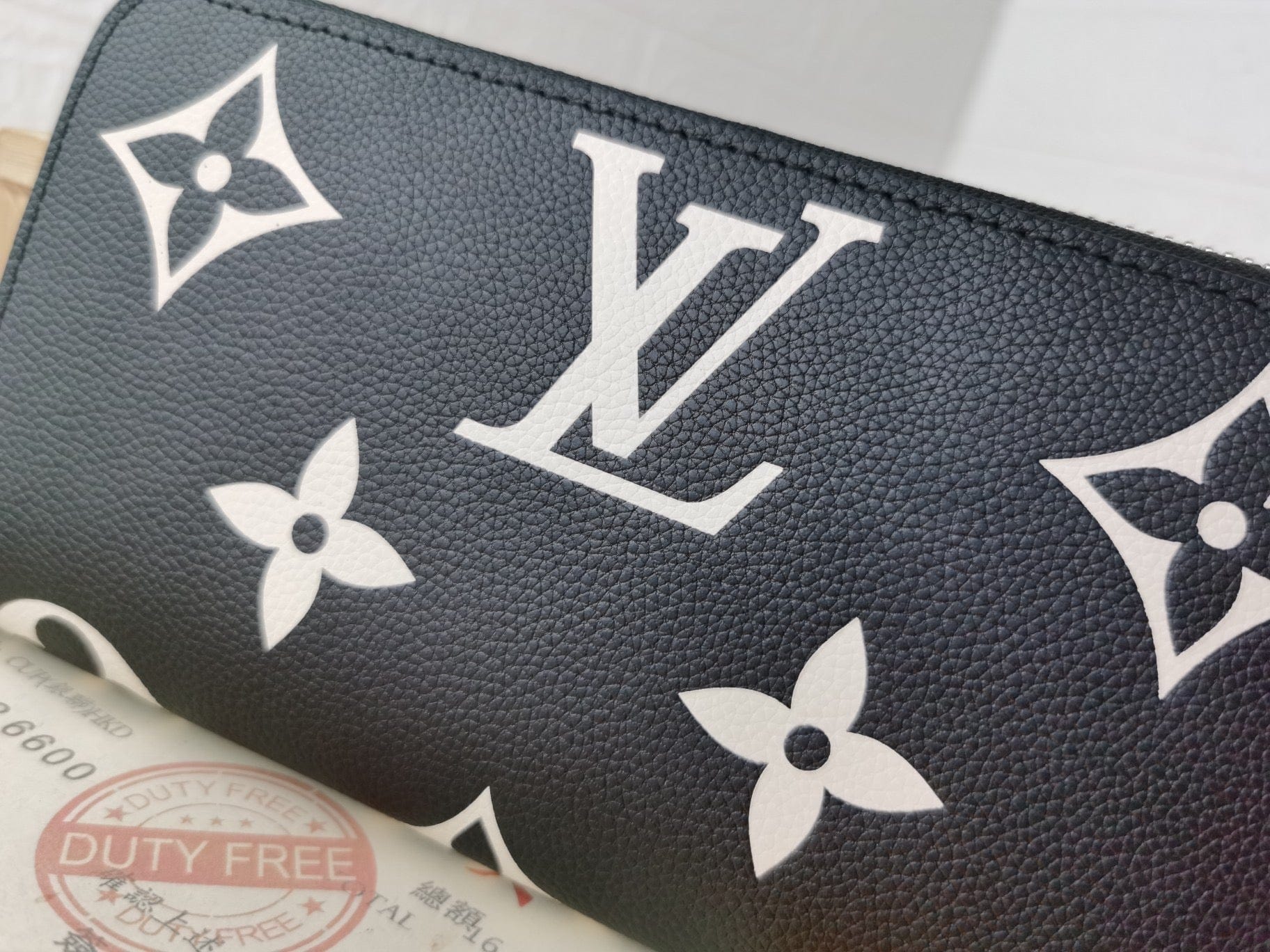 Tunde Store Louis Vuitton Leather Zipper Wallet
