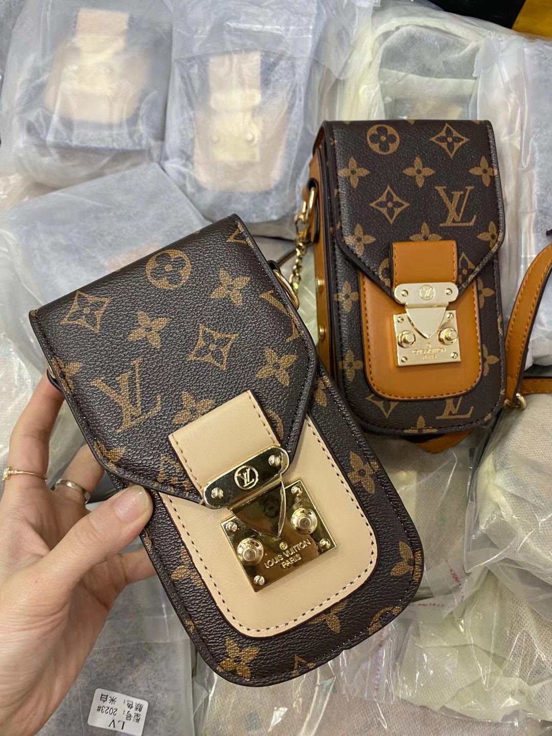 Tunde Store Louis Vuitton Louis Vuitton Phone Pouch Bags For Mobile Phones 6.7 Inch