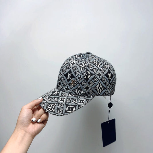 Tunde Store Louis Vuitton Signature Monogram Cap in Black and White