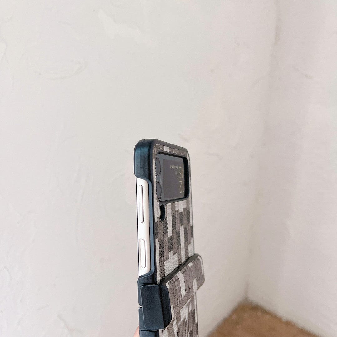 Tunde Store Louis Vuitton Z Flip Phone Cases with Strap Holder | Striking Luxurious Craftsmanship